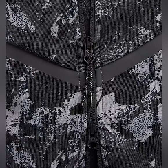 Nike Tech Windrunner Men's Fleece Full-Zip Hoodie - HV5055-060 - Size L - NWT - Picture 4 of 10